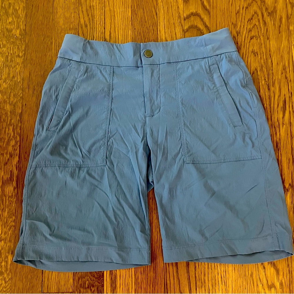 Athleta Trekkie Bermuda 2.0 Shorts Size 2